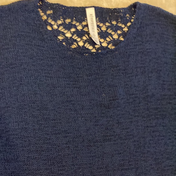 AéRopostale Navy Blue lightweight, crocheted sweater - Picture 2 of 6